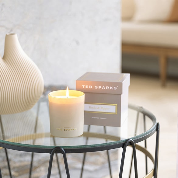 Velas aromáticas - Disfruta de tu aroma favorito en casa durante horas con una vela aromática.