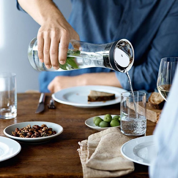 Decantadores de agua - Sirve el agua con estilo con un decantador de agua y añade hielo y frutas para conseguir una experiéncia más especial.