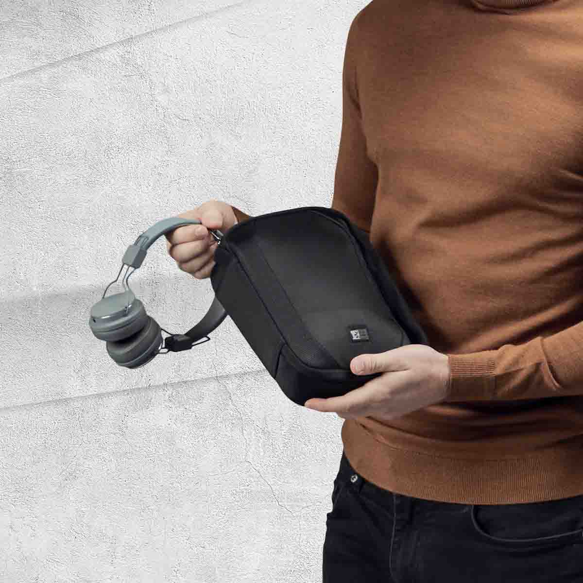 Bolsas para accesorios - Usa las bolsas para accesorios para proteger y llevar fácilmente cables, auriculares y otros accesorios.